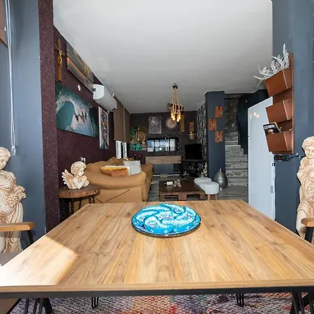 Villa Stylish With Mesmerizing View And Central Location In Bodrum *