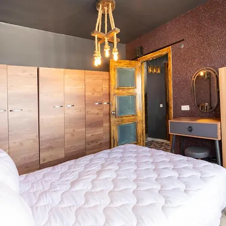 Stylish With Mesmerizing View And Central Location In Bodrum Villa